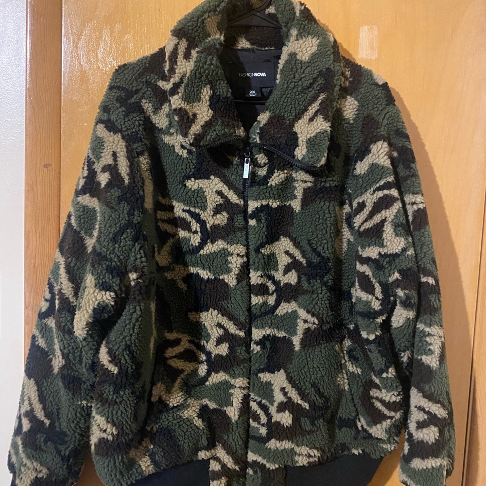 Bomber jacket size 2x color green, black, green, and beige